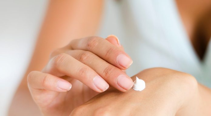 Güzellik Rutinindeki Değerli Helferler: Makyaj Temizleme Havlusu, Oje Kurutucu ve Besleyici El Kremi fitalive.com .tr5